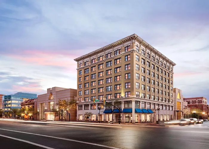 Pet Friendly hotel: Hampton Inn And Suites Ogden